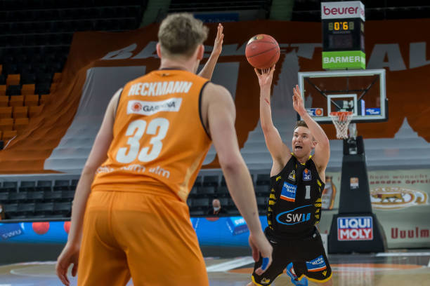 对决总是扣 对决总是扣