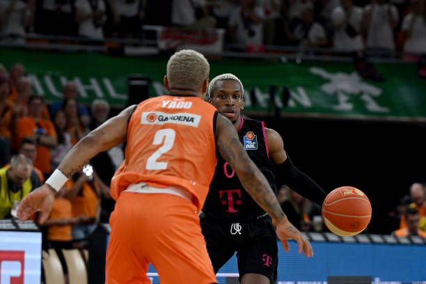 肩负了重要 肩负了重要