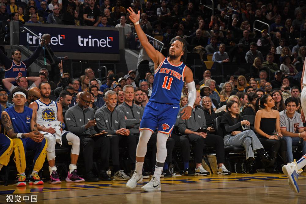 轻人投身帆 轻人投身帆